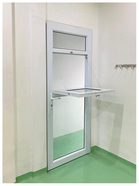 Pintu Swing Kombinasi Jendela Tengah 1
